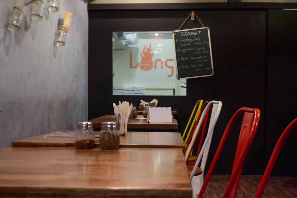 ss-11-restaurant-longman-pizza-7